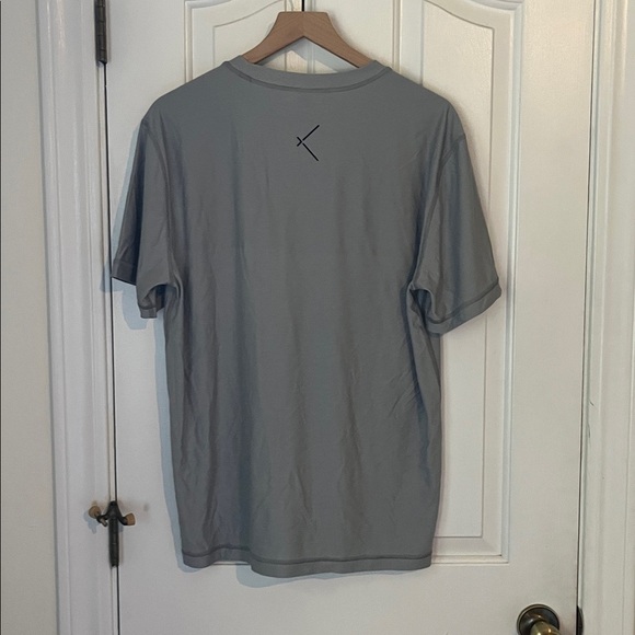 Vuori | Exos Grandview Tech Tee Gray Performance Running Hiking Large - Picture 4 of 5